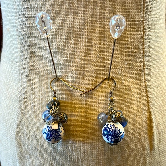 Porcelain Dangling Earrings Vintage - Picture 1 of 4